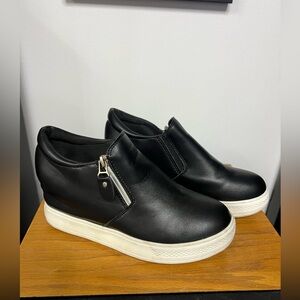 Black wedge fashion sneakers size 7.5 EUC